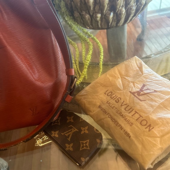 Louis Vuitton Noe Bucket Bag with LV dust bag with LV key bag - Picture 10 of 12